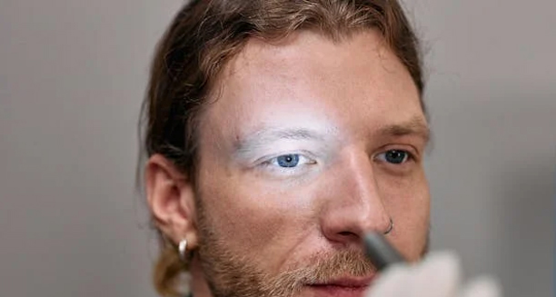 Eye examination showing symptoms of cataracts