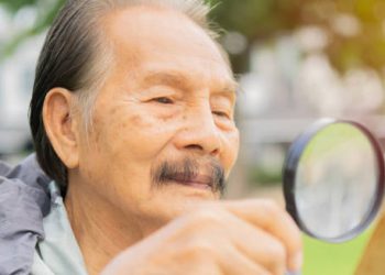 Complications of Macular Hole