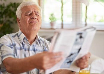 Symptoms of Macular Hole